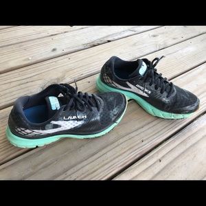 Brooks launch size 9